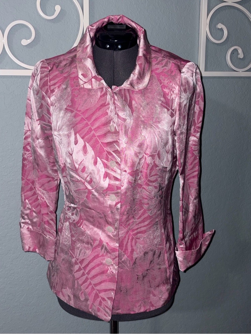Like new Nina Mclemore palm leaf button front Jacket